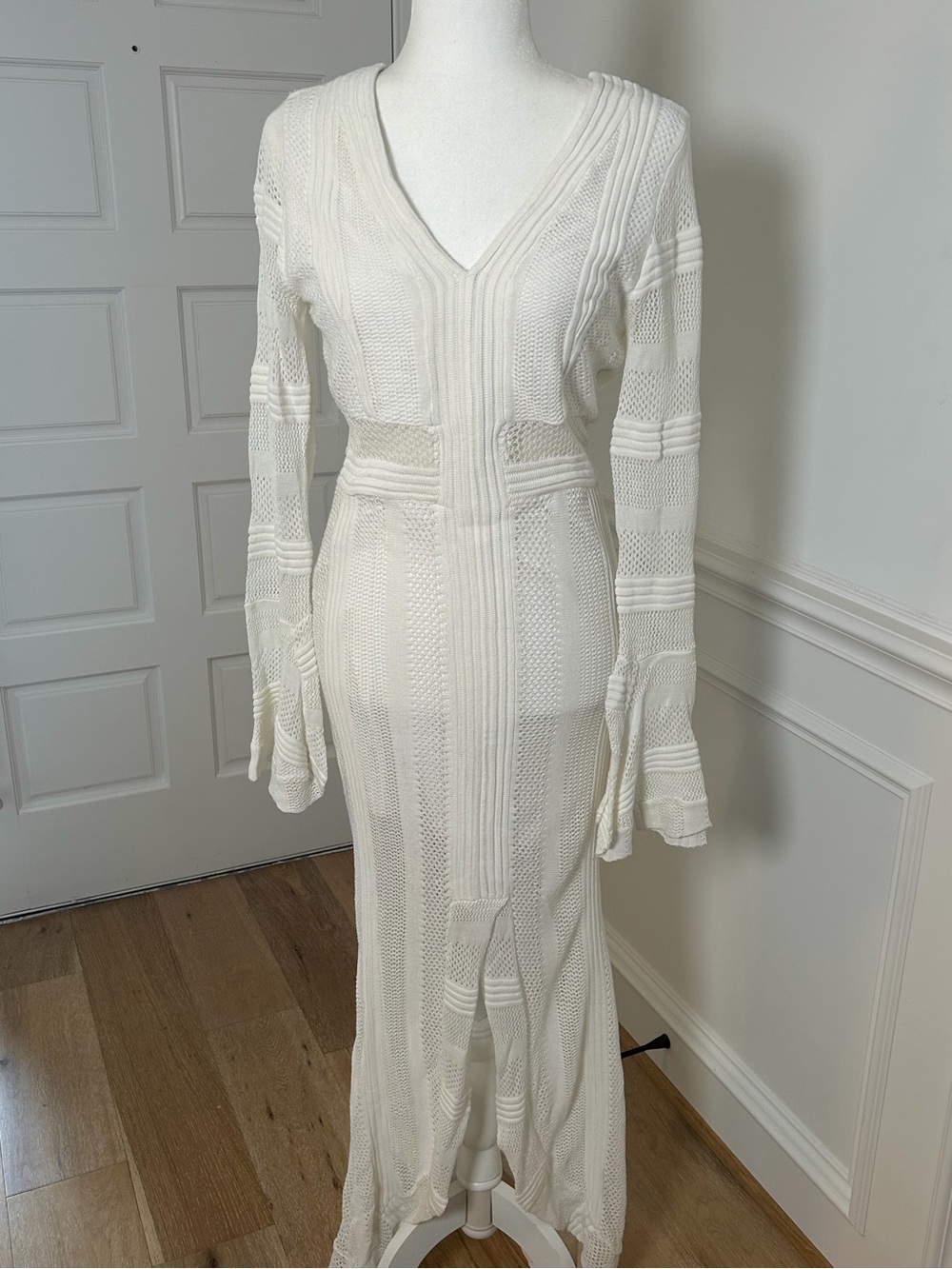 VENUS Cream V-Neck Knit Maxi Dress